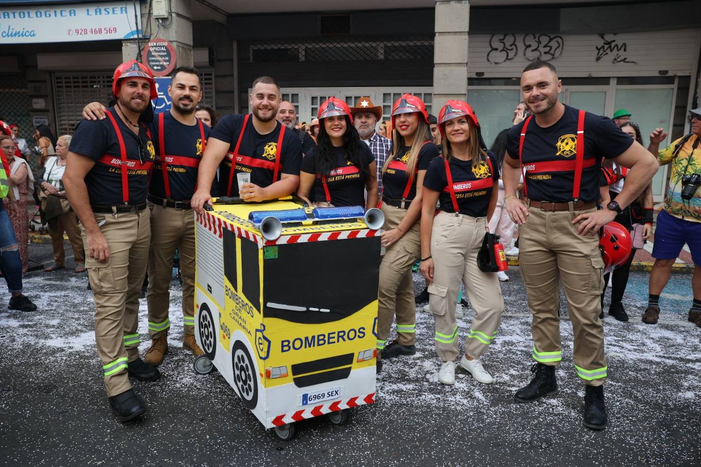 Las mascaritas se lucen recorriendo las calles de la capital grancanaria