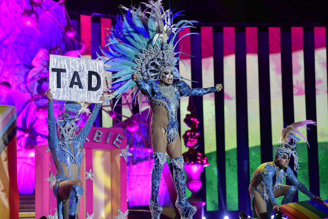 Los drag se suben a sus plataformas en &#039;Los Carnavales del Mundo&#039;