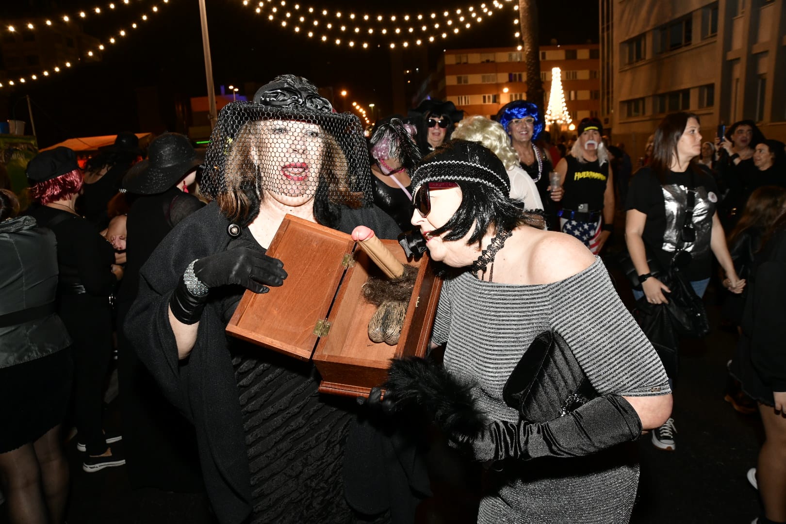 El entierro de la sardina cierra el carnaval de Las Palmas de Gran Canaria