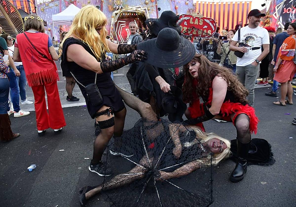 El entierro de la sardina cierra el carnaval de Las Palmas de Gran Canaria