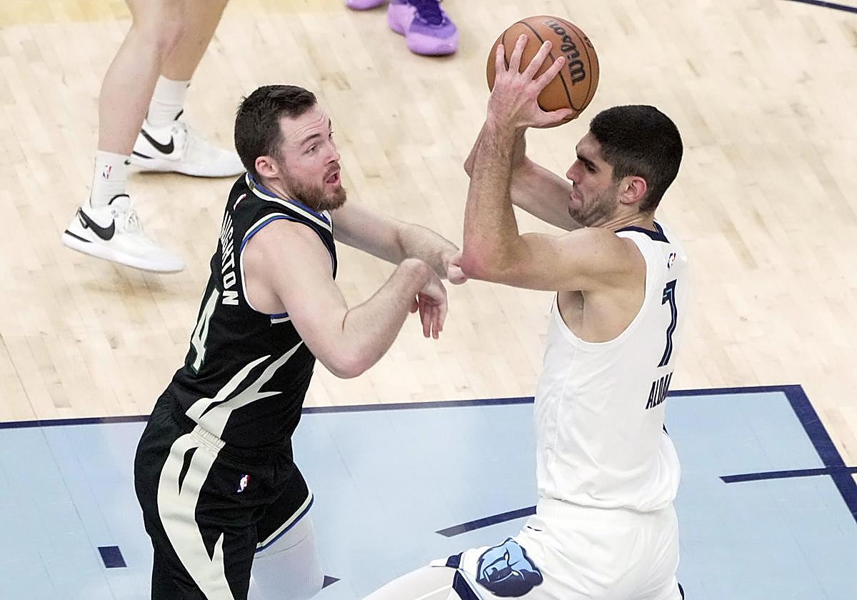 Santi Aldama, ala-pívot de los Memphis Grizzlies.