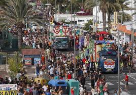 En la imagen, carrozas que formaron parte de la cabalgata de Maspalomas en la edición del año pasado.