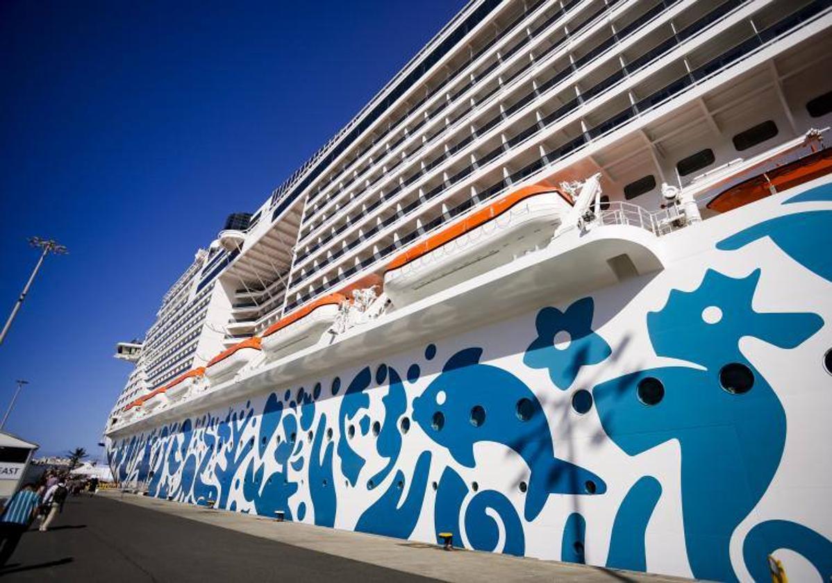 La industria del crucero se reubica en Canarias ante la crisis del Mar Rojo