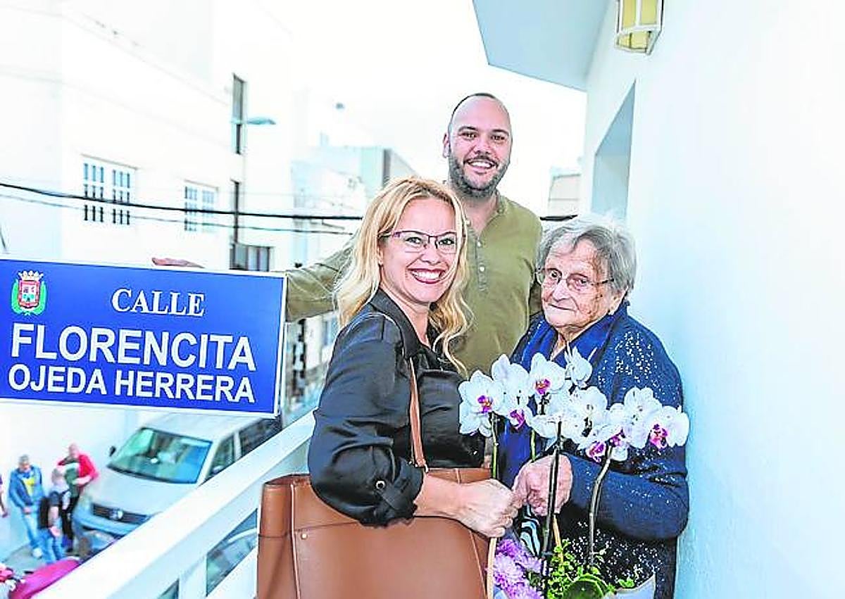 Imagen secundaria 1 - Florencita cumple 100 con sus vecinos