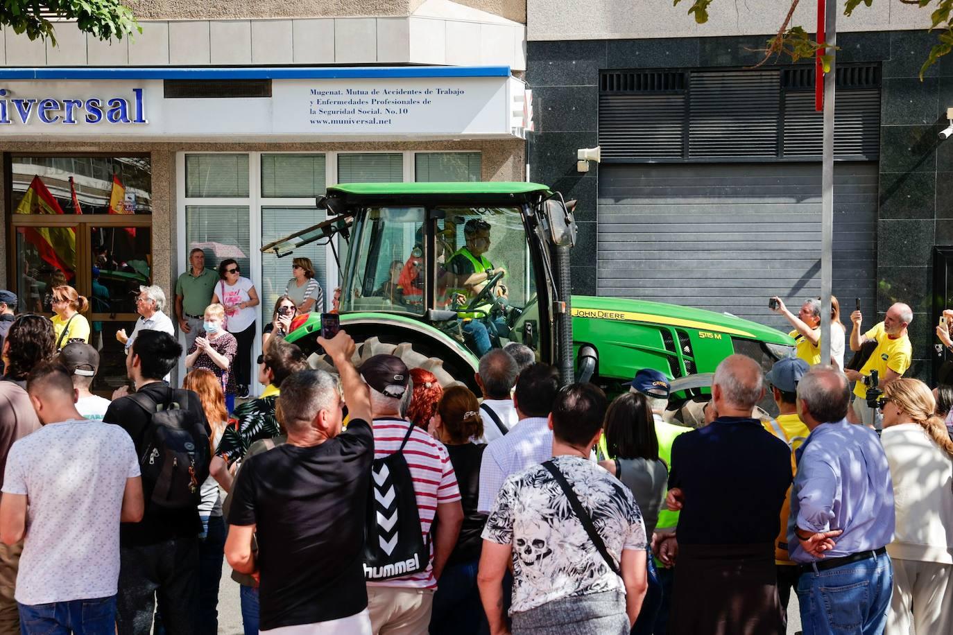 La tractorada toma la capital grancanaria en protesta por la situación del campo