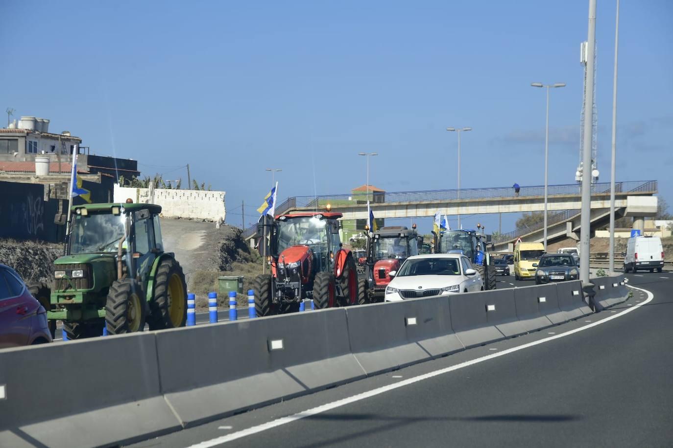 La tractorada toma la capital grancanaria en protesta por la situación del campo