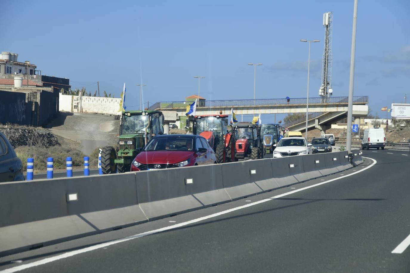La tractorada toma la capital grancanaria en protesta por la situación del campo