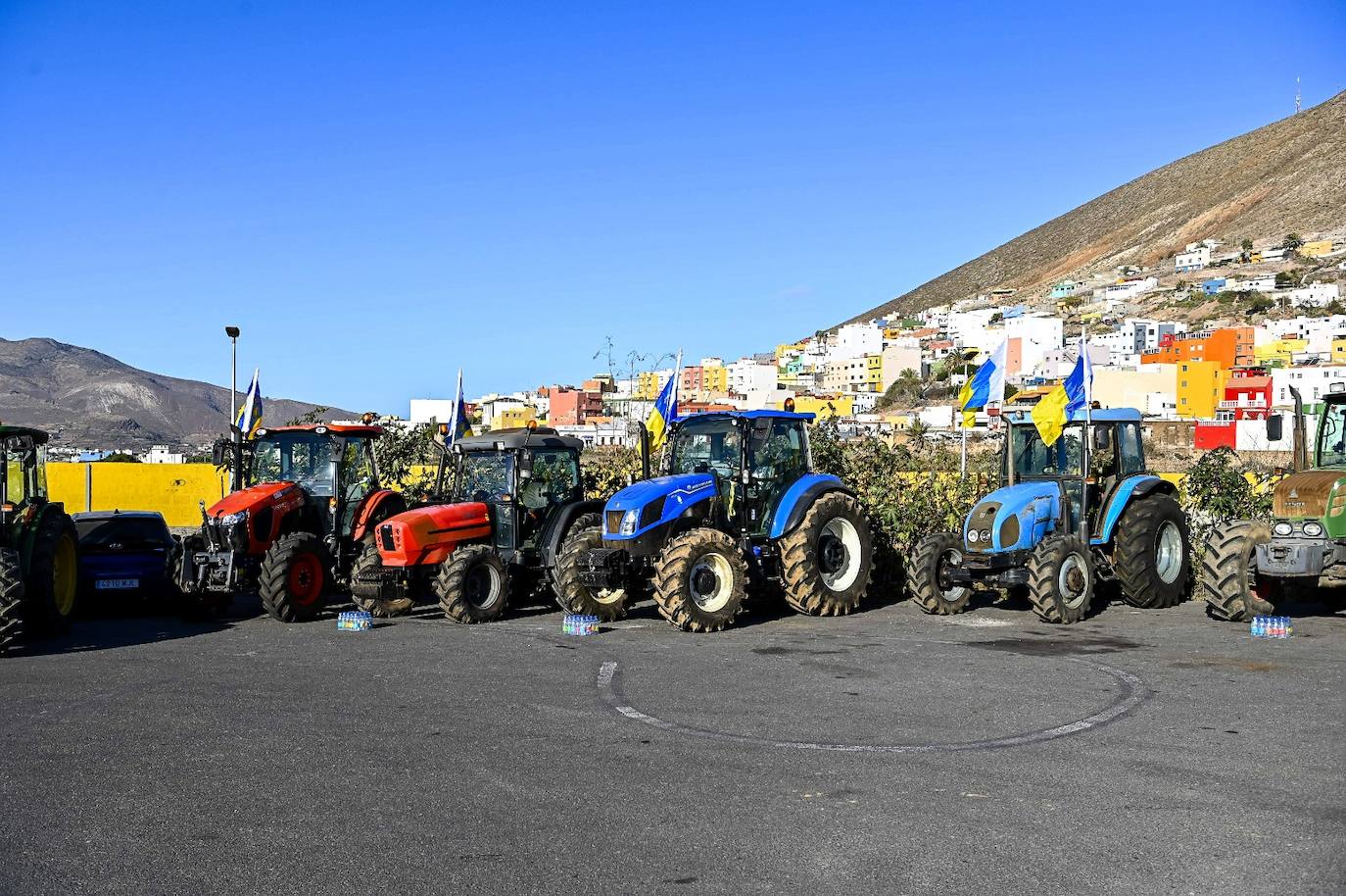La tractorada toma la capital grancanaria en protesta por la situación del campo