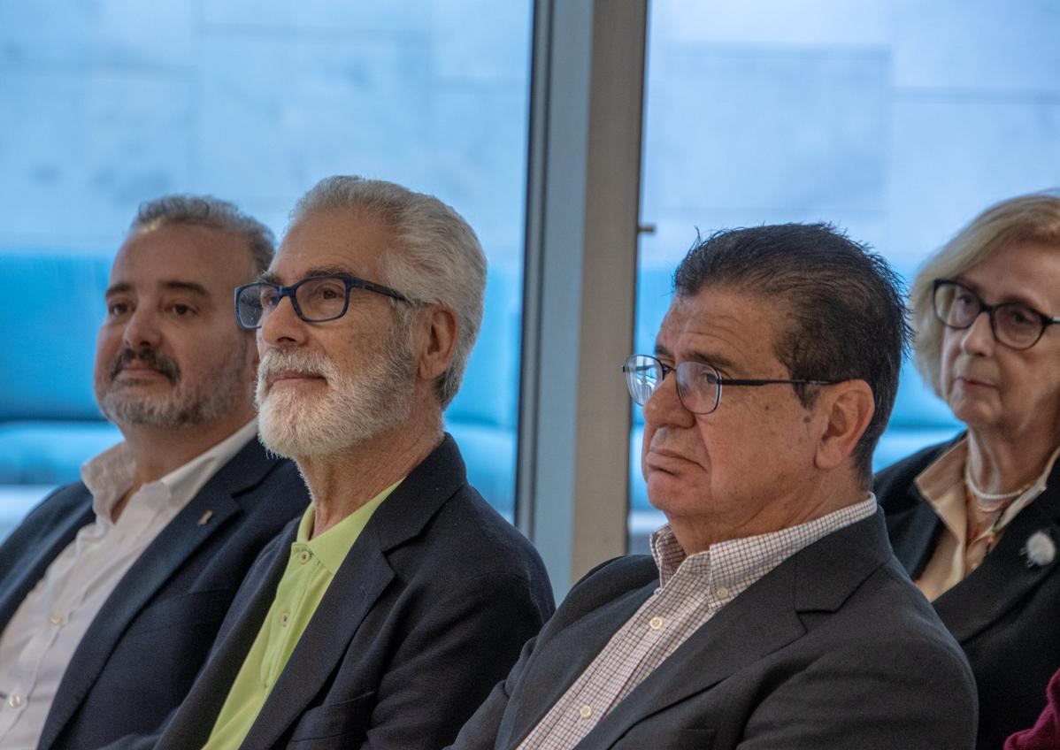 Imagen secundaria 1 - La ULPGC homenajea a Gonzalo Pérez Melián