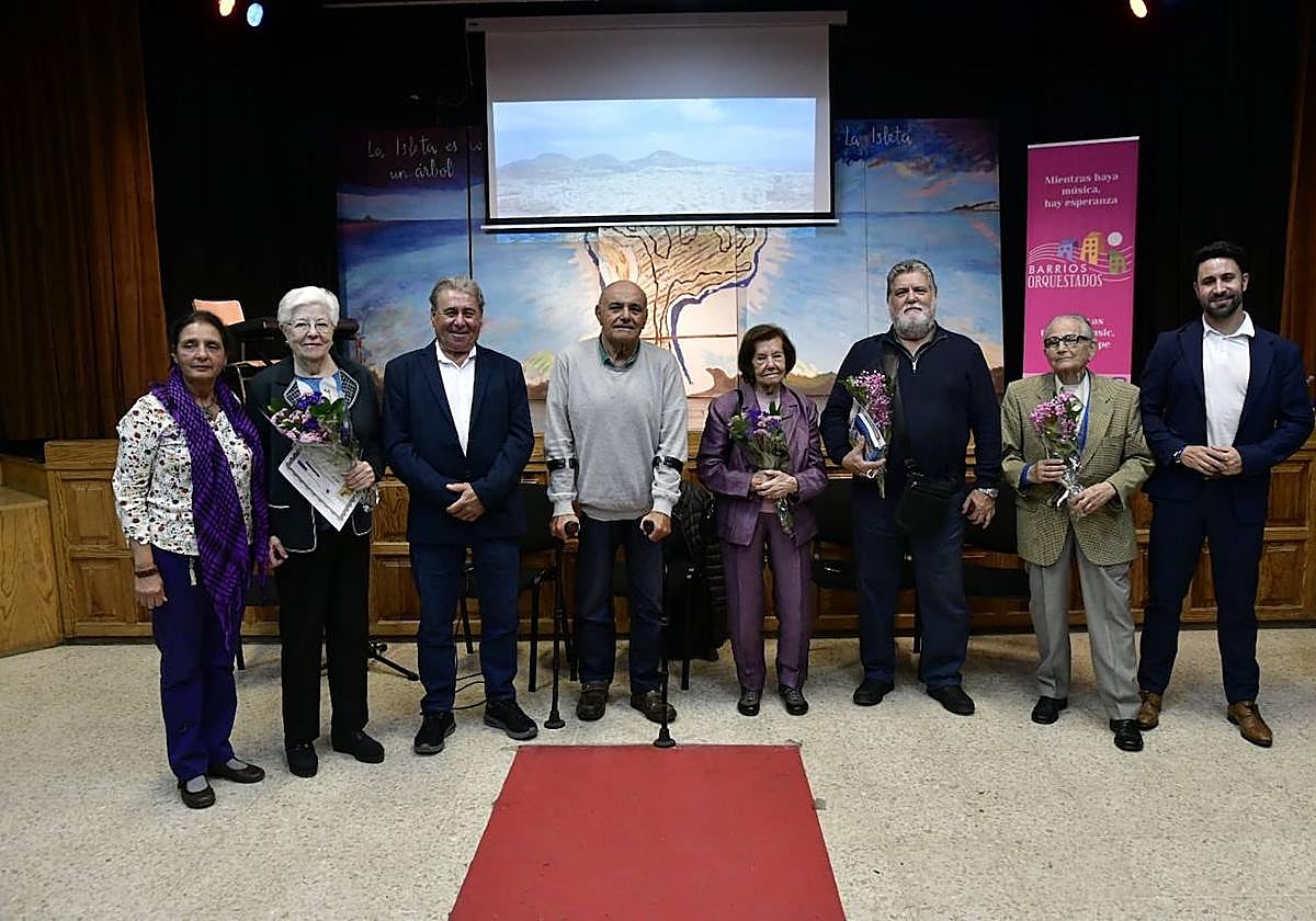 La Isleta reconoce en el día del barrio a vecinos destacados