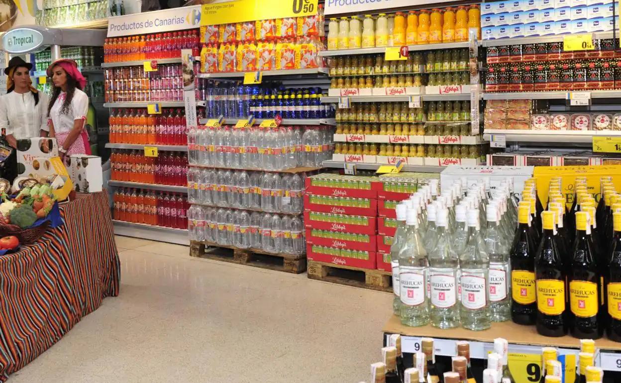 Imagen de archivo de un establecimiento con productos elaborados en Canarias.