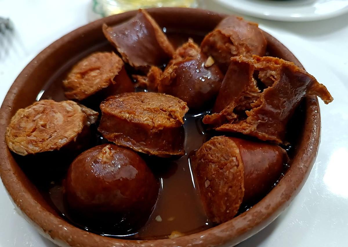 Imagen secundaria 1 - Selección de platos asturianos. 