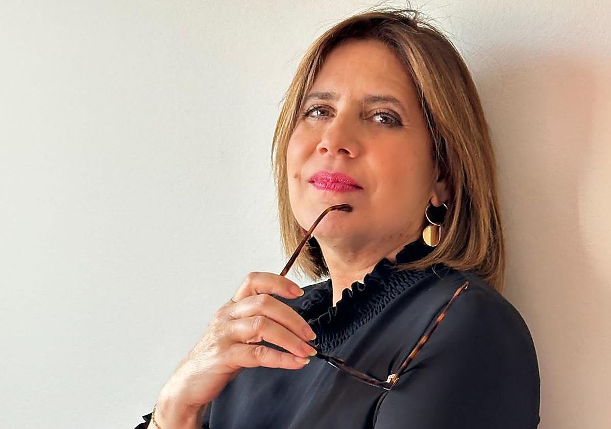 La escritora Gloria Oliva presenta este viernes su poemario.