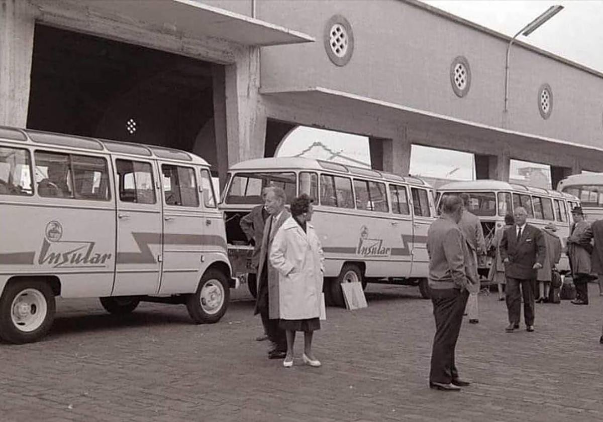 Imagen principal - Viajes Insular cumple 60 años conectando Canarias