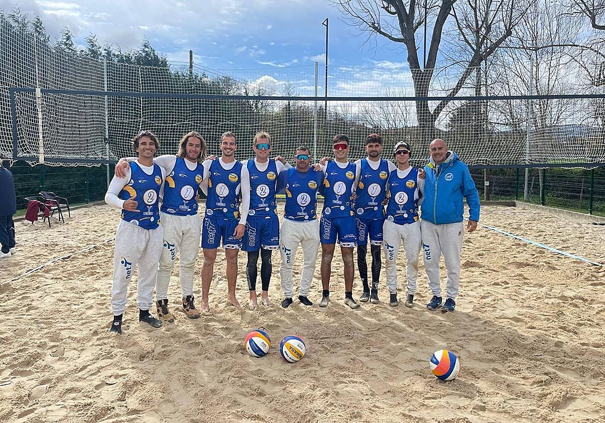 Imagen del equipo grancanario que formó en su duelo contra el Sardi Vóley.