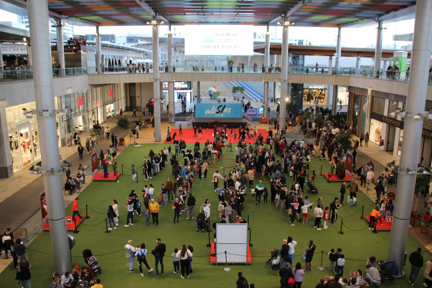 FotoMagic Alisios teletransporta a niños y mayores a la magia del cine