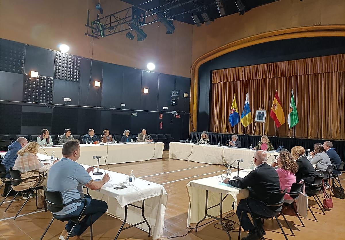 El Consistorio satauteño celebró este jueves dos plenos extraordinarios.