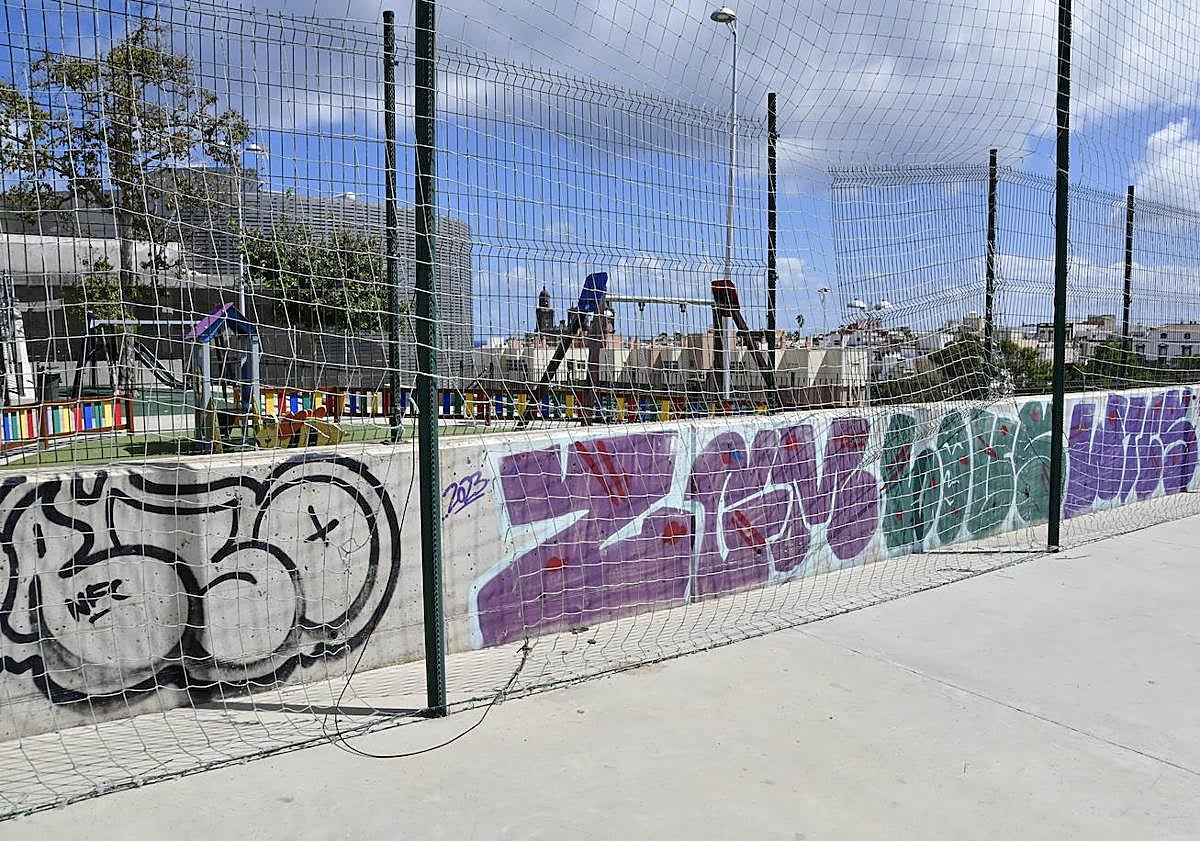 Imagen principal - Los residentes critican el deterioro del espacio.