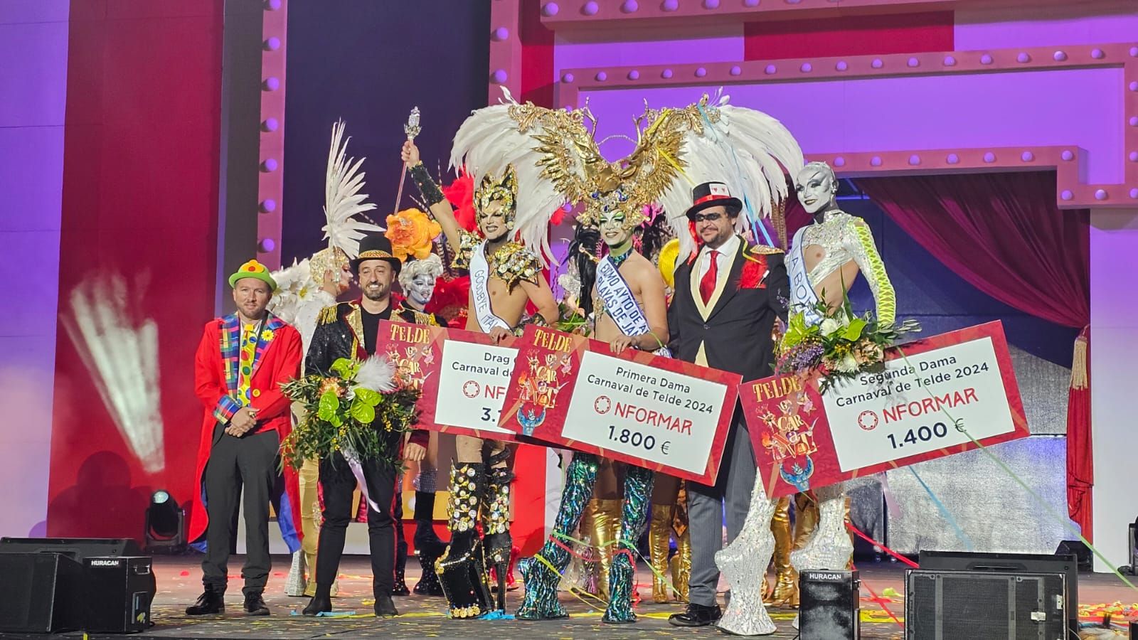 Foto de familia de los ganadores.