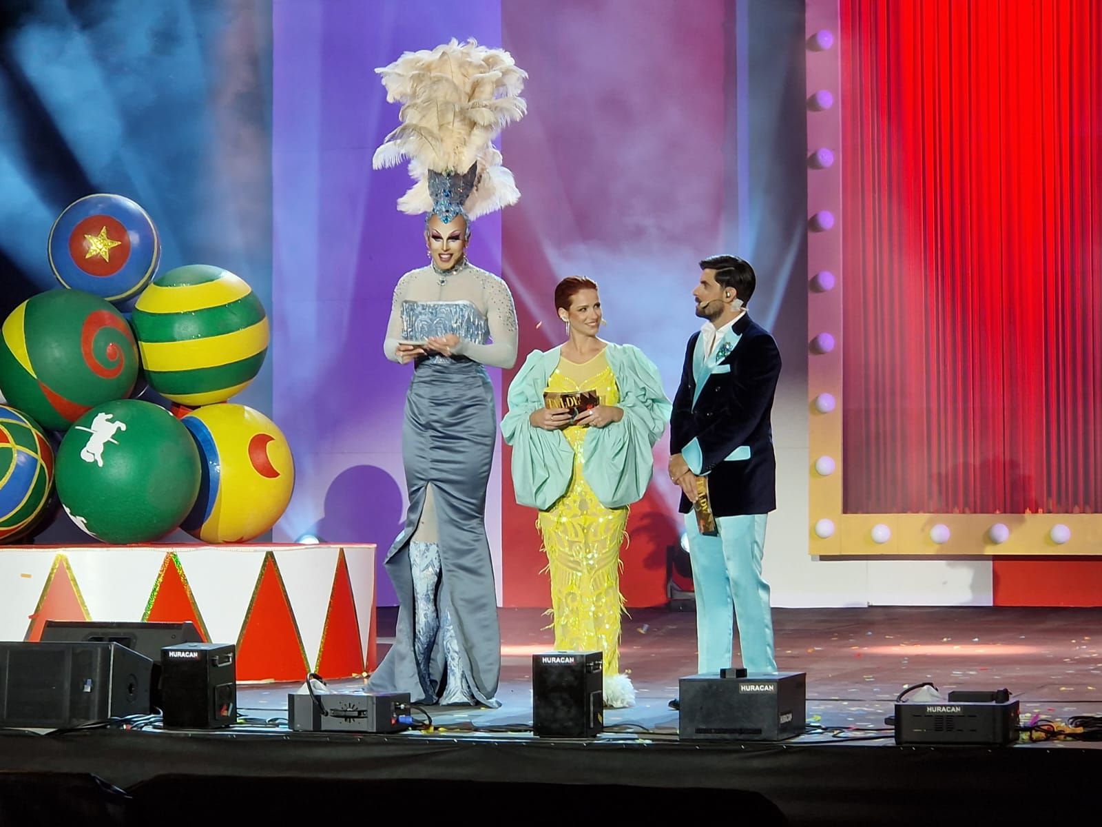 Los presentadores de la gala.