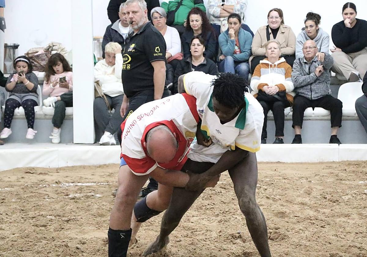 Omar Thior, juvenil de Los Guanches, sigue realizando grandes actuaciones.