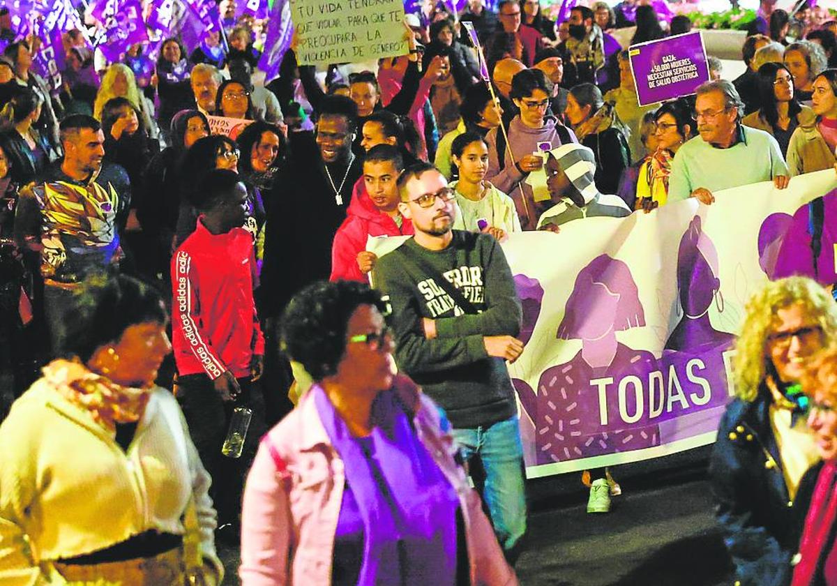 Casimiro Curbelo: La mujer en La Gomera del pasado, del presente y del  futuro | Canarias7