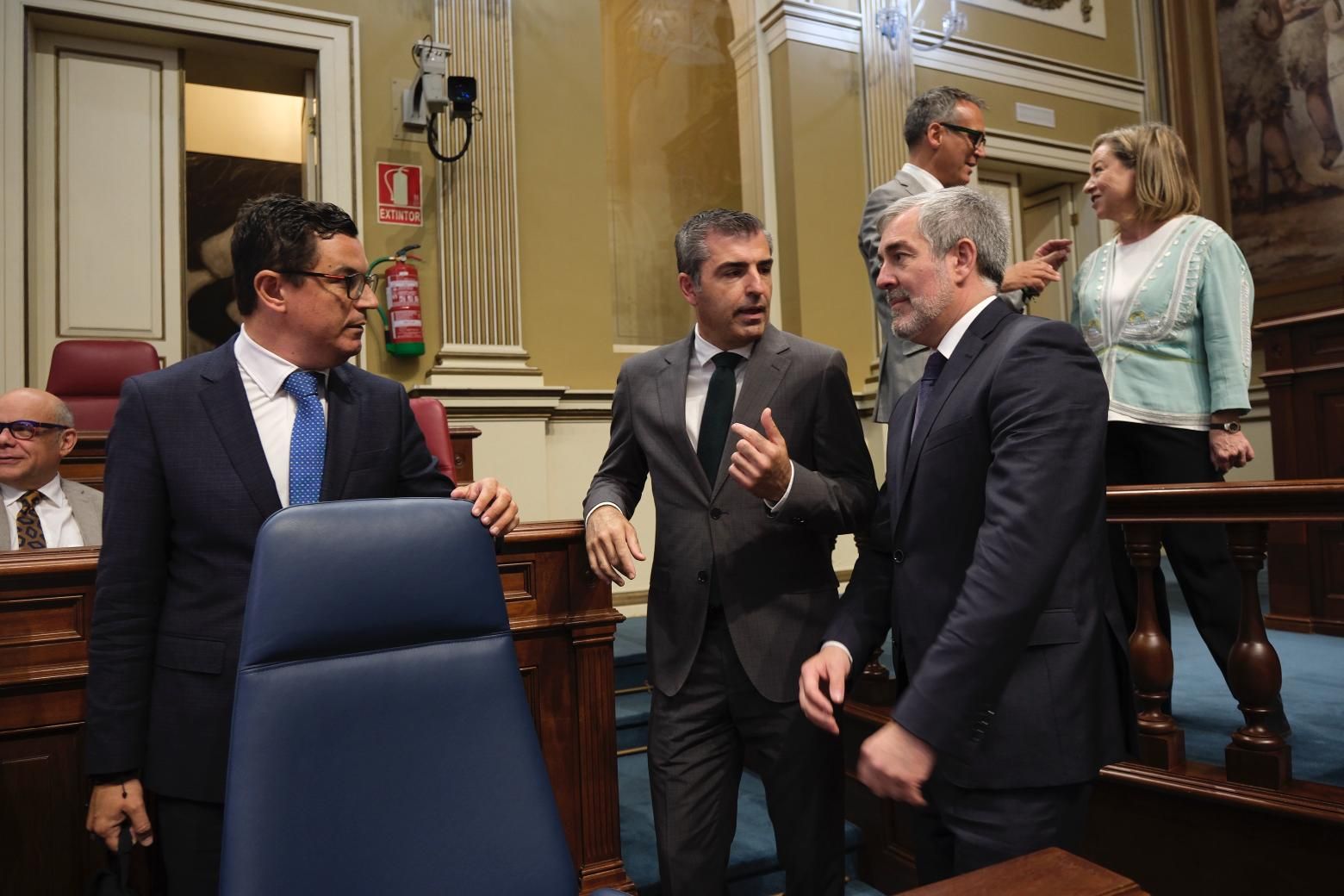 El debate del estado de la nacionalidad canaria, en imágenes