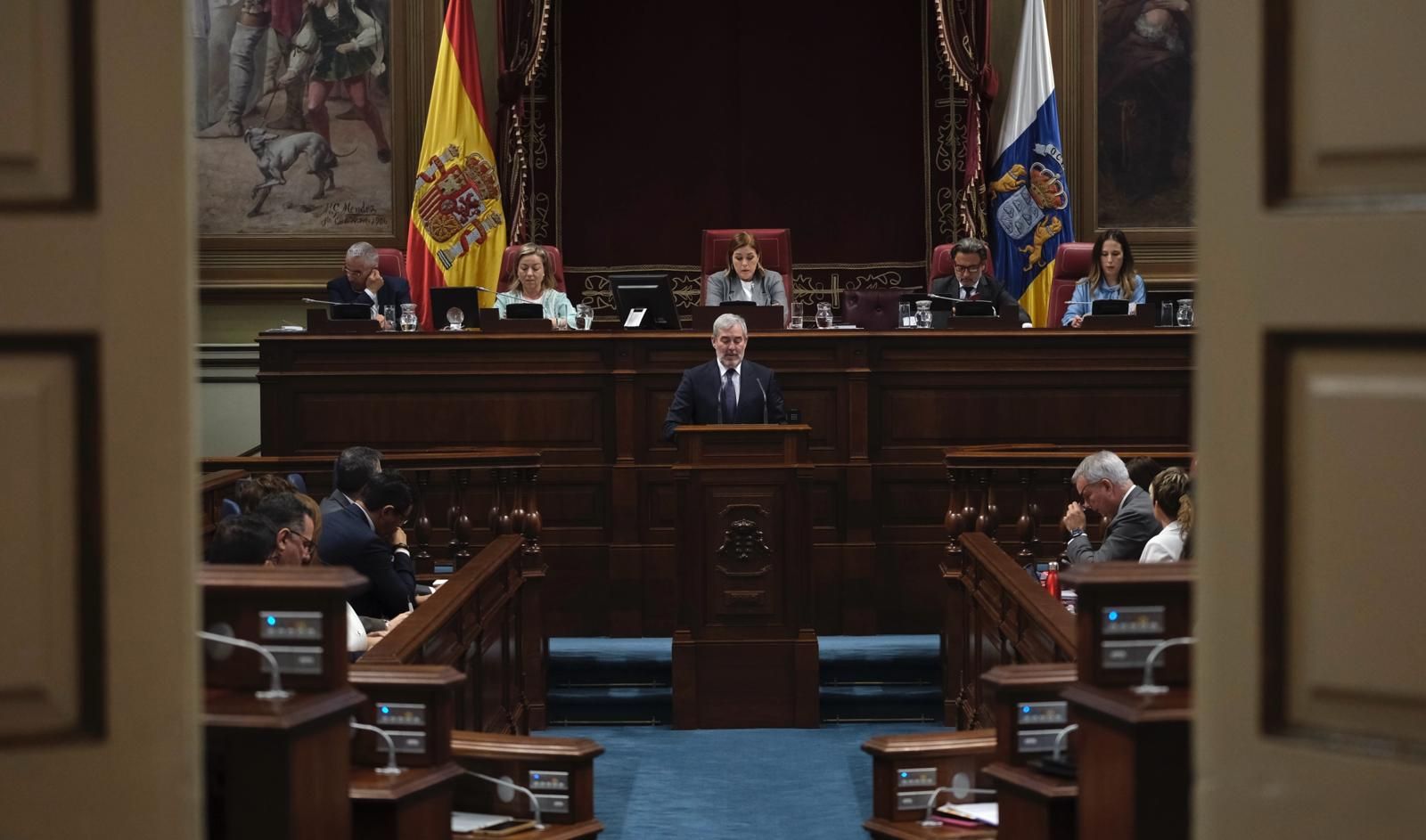 El debate del estado de la nacionalidad canaria, en imágenes
