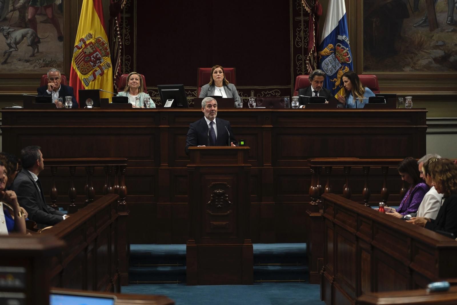 El debate del estado de la nacionalidad canaria, en imágenes