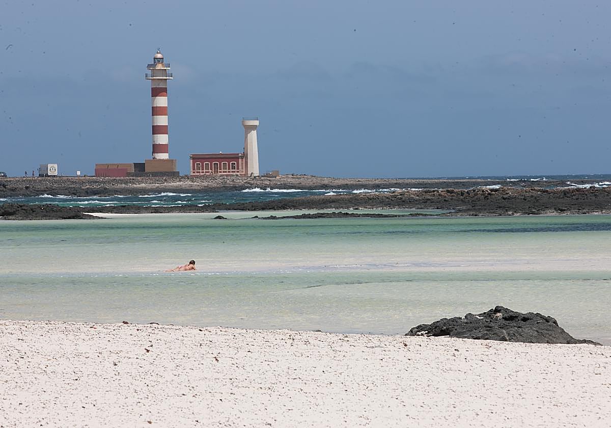 Calas cercanas al faro de El Tostón, en El Cotillo, en el municipio de La Oliva.