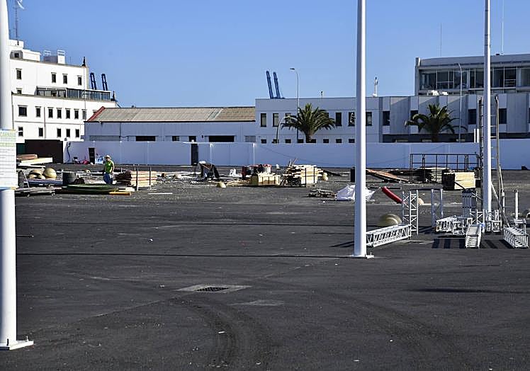 Trabajos de retirada del material este jueves 14 de marzo.