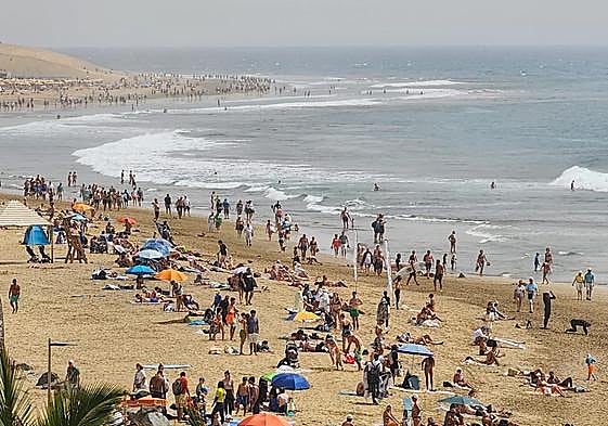 Imagen de la calima presente este domingo en el sur de Gran Canaria.