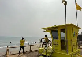 Vigilancia playera en Puerto del Rosario.
