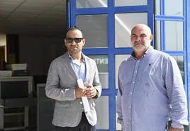 El letrado Rachid Mohamed, junto a Marco Antonio Navarro Tacoronte, el 'Mediador'.