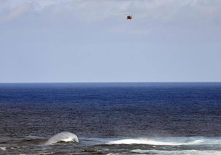 Búsqueda de los dos menores en la zona de El Confital.