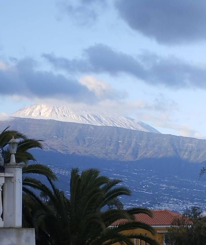 Imagen secundaria 2 - La nieve en el Teide vista desde Tenerife.