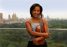 La violinista Kelly Hall-Tompkins.