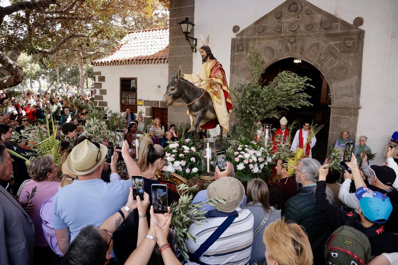 La procesión de La Burrita en la capital grancanaria, en imágenes