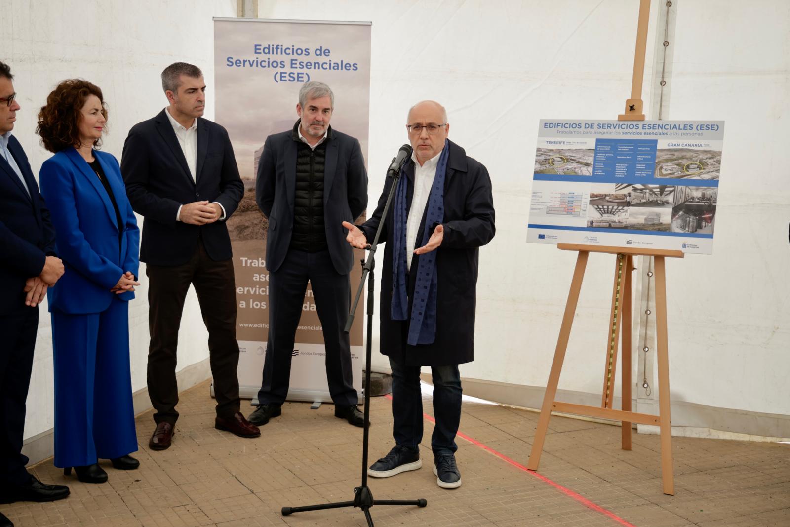 Clavijo da comienzo a las obras del edificio de Servicios Esenciales en Jinámar