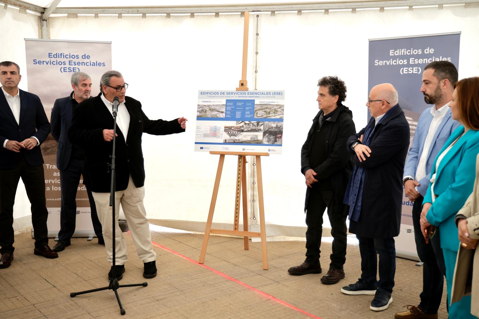 Clavijo da comienzo a las obras del edificio de Servicios Esenciales en Jinámar