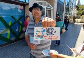 Los vecinos exigen el doble sentido de la calle Doctor José Guerra Navarro.