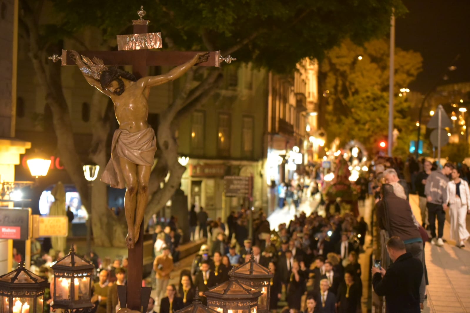 La procesión Magna Interparroquial, en imágenes