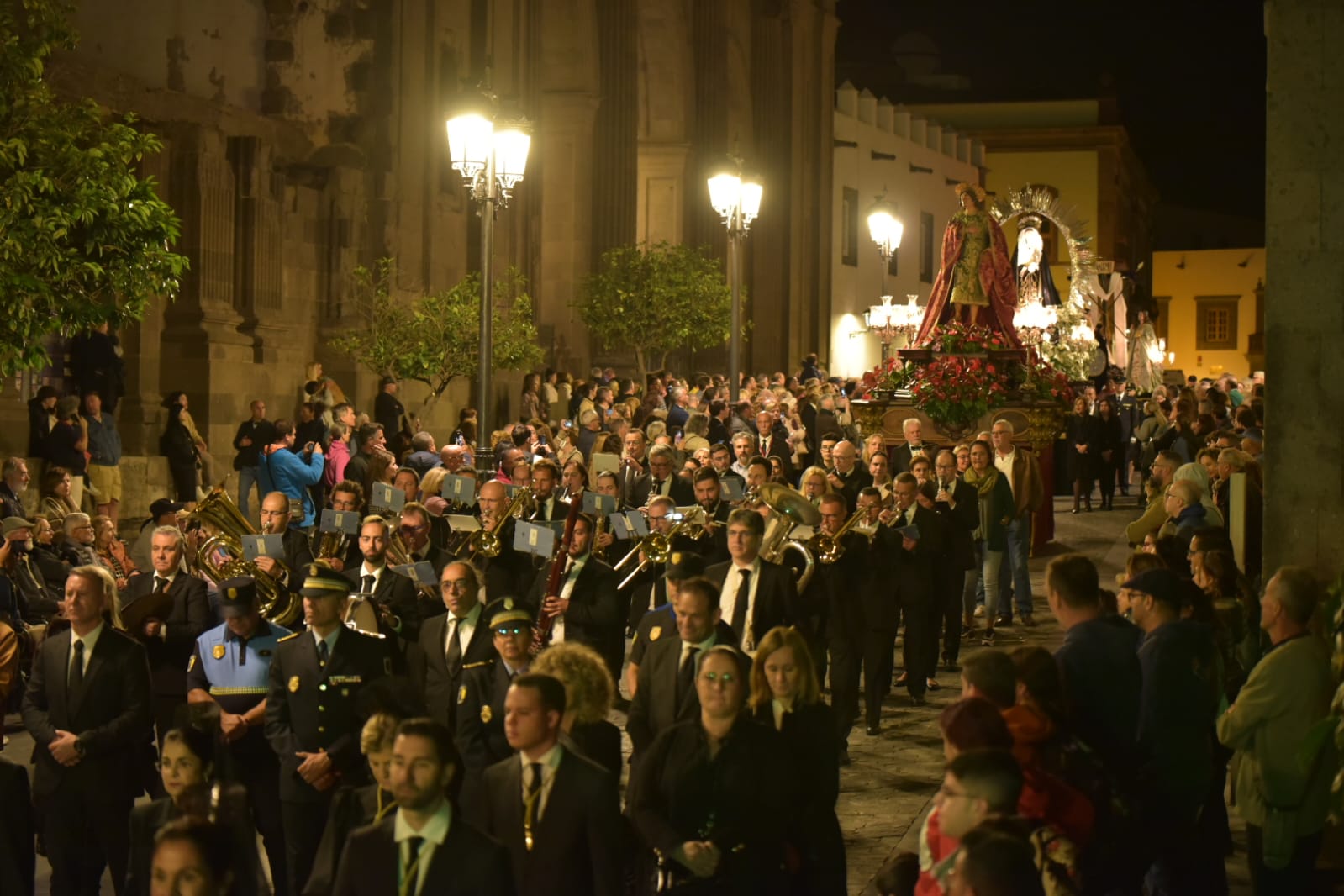 La procesión Magna Interparroquial, en imágenes