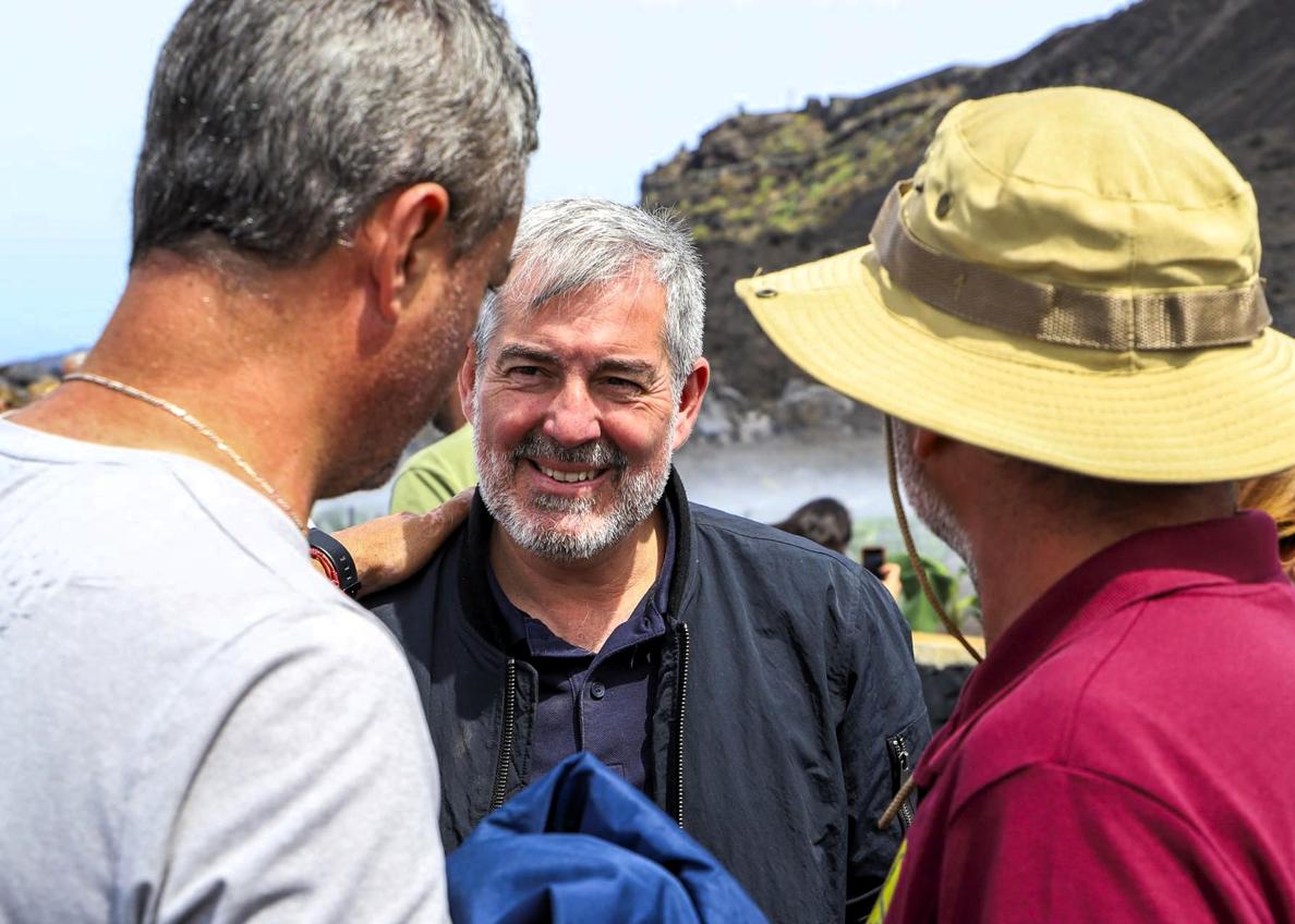 Imagen secundaria 1 - Sembradas las primeras fincas de plátanos sobre las coladas del volcán Tajogaite