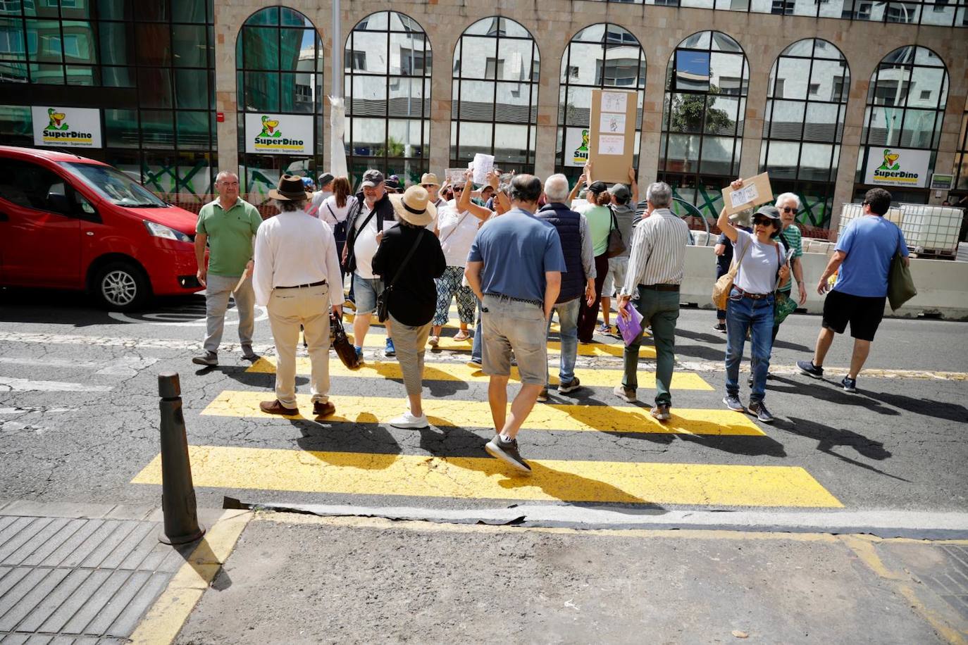 La Isleta reclama su espacio a Darias