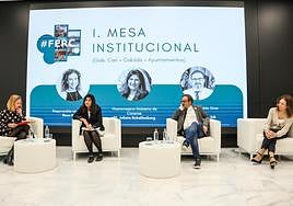 En la imagen, de izq. a derecha, Silvia Fernández, Julieta Shallenberg (Gobierno de Canarias), Raúl García (Cabildo de G.C.) y Rosa Mingo (Idae).