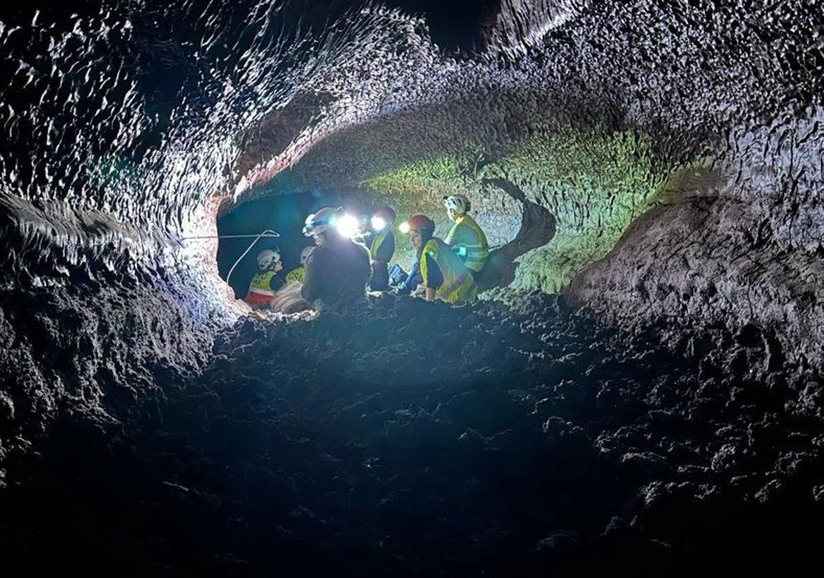 Tubo de lava de más de 60 metros con temperaturas superiores a los 50 grados.