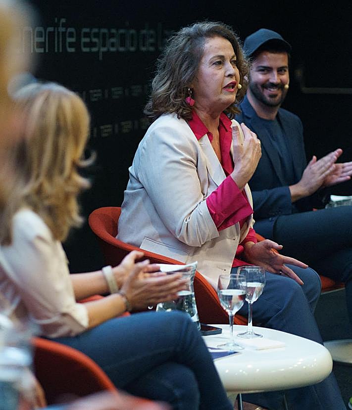Imagen secundaria 2 - Antonelli: «pelearemos con uñas y dientes frente a quienes nos quieren regresar al armario»