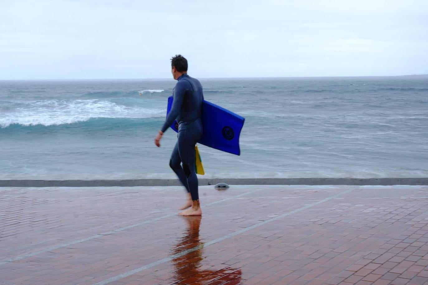 Lluvia inesperada en la capital grancanaria