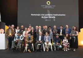 Foto de grupo de los pastores trashumantes de Gran Canaria a los que se rindió homenaje.